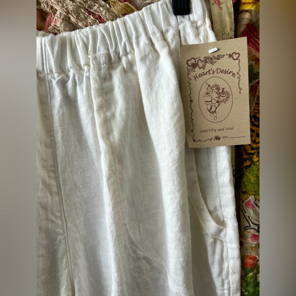 Linen White Ruffled Cropped Pants - Picture 4 of 9